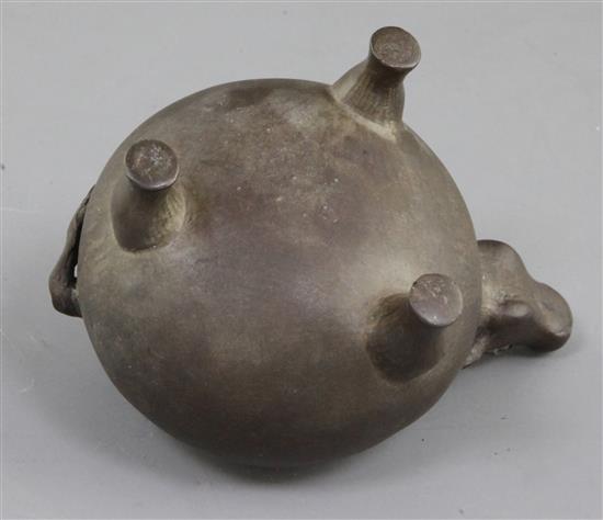 A Chinese bronze tripod ox-head tripod vessel or water dropper, 17th/18th century, 10.5cm long